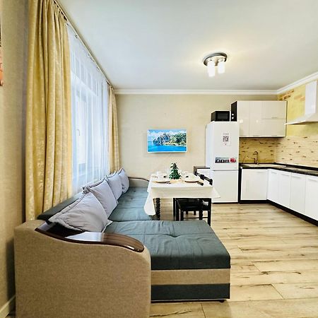Vostochnyi Park Apartament In The Center Of Almaty Apartment Exterior photo