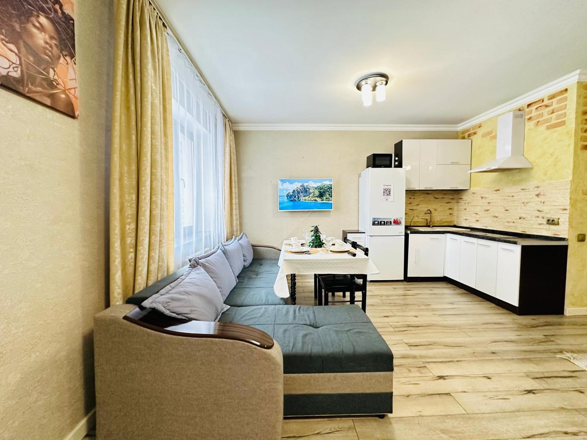 Vostochnyi Park Apartament In The Center Of Almaty Apartment Exterior photo