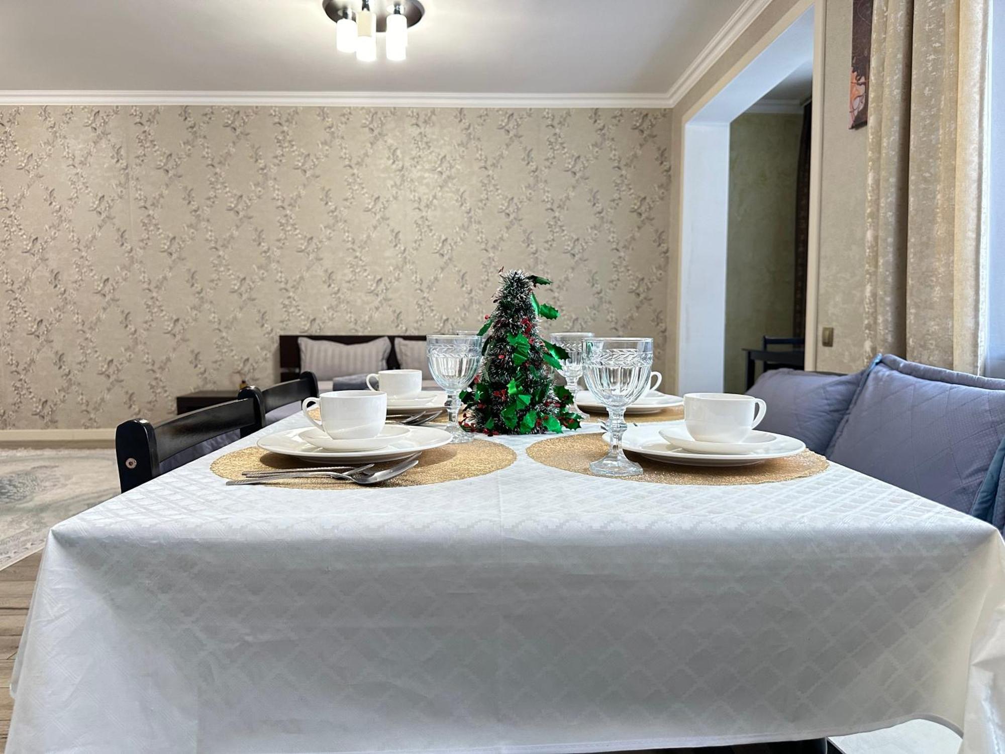Vostochnyi Park Apartament In The Center Of Almaty Apartment Exterior photo