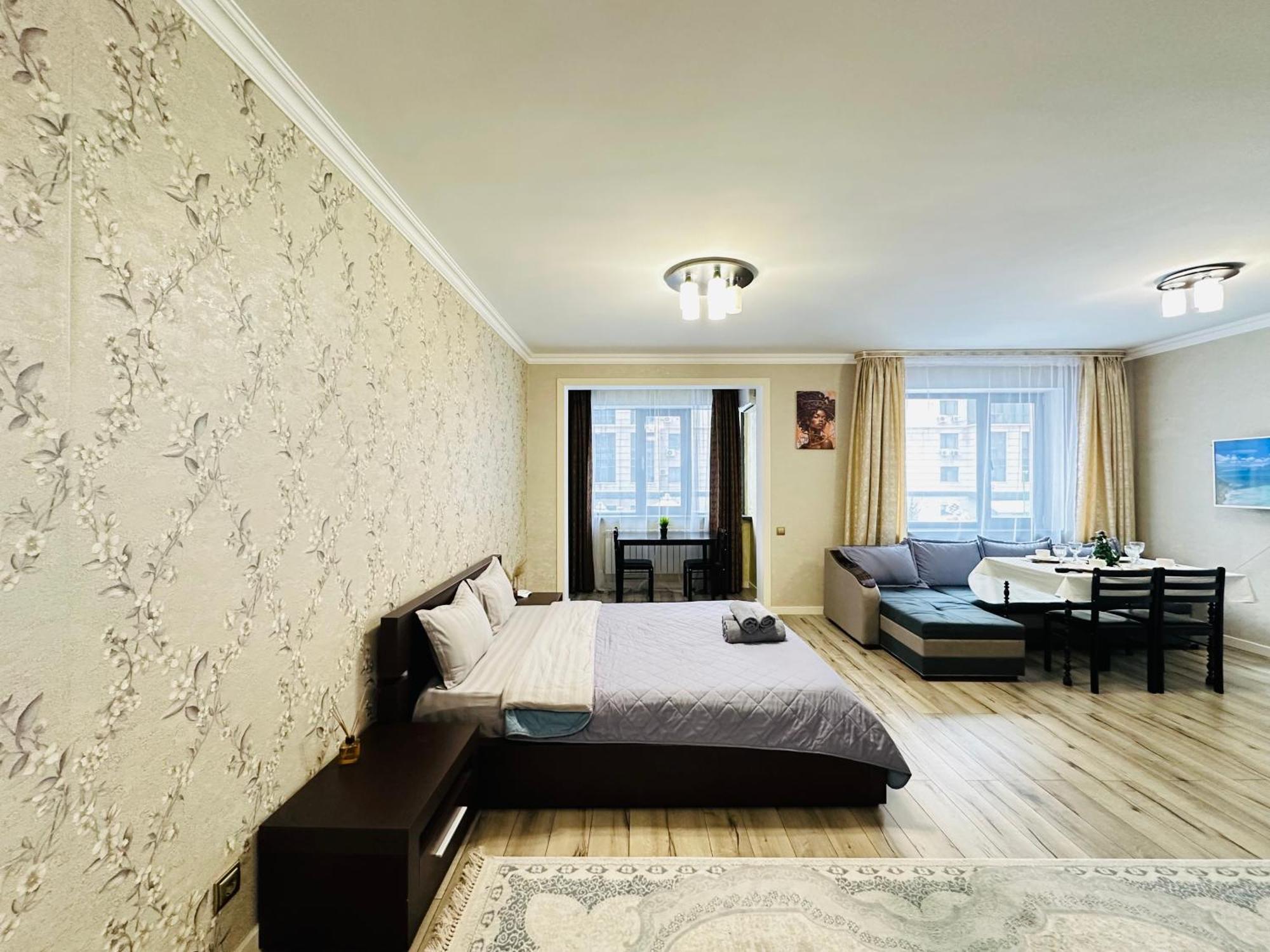 Vostochnyi Park Apartament In The Center Of Almaty Apartment Exterior photo