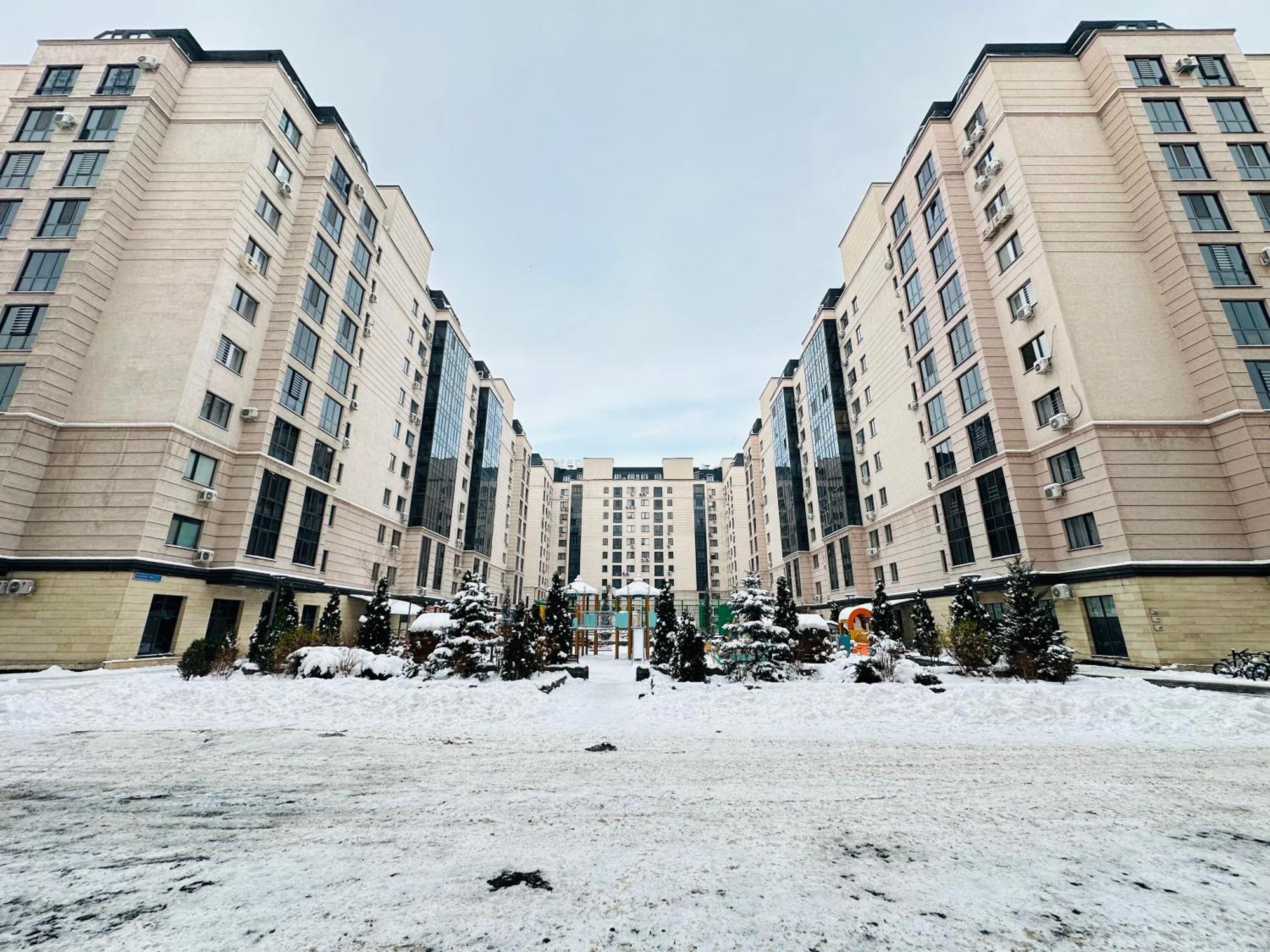 Vostochnyi Park Apartament In The Center Of Almaty Apartment Exterior photo